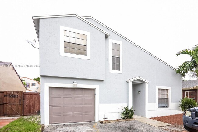 18954 NW 63rd Ct Cir in Hialeah, FL - Building Photo - Building Photo