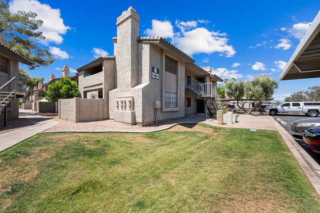 property at 533 W Guadalupe Rd