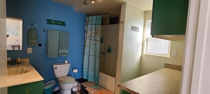 Pacific Beach Dr - FULLY FURNISHED in San Diego, CA - Building Photo - Building Photo
