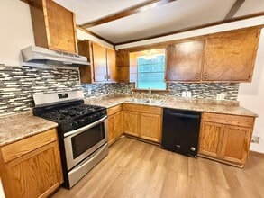 605 Waggoner St in Longview, TX - Building Photo - Building Photo