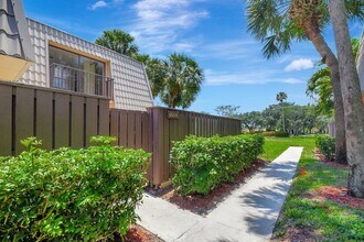 6604 66th Way in West Palm Beach, FL - Building Photo - Building Photo