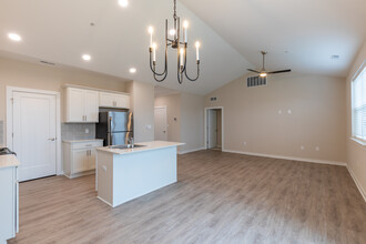 Filmore Place in Canton, MI - Building Photo - Interior Photo