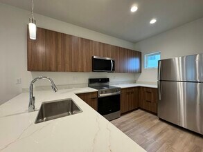 1791 S Renaissance Towne Dr in Bountiful, UT - Building Photo - Building Photo