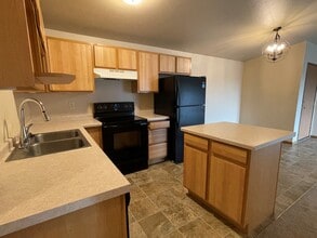 Patriot Estates in Menasha, WI - Building Photo - Building Photo