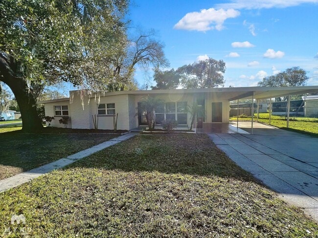 property at 1602 Simmons Pl