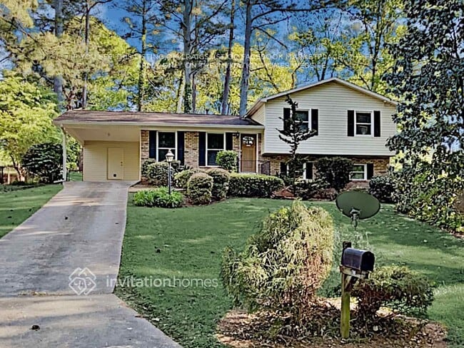 306 Concord Woods Dr SE