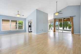 3030 Tall Timber Dr in Orlando, FL - Foto de edificio - Building Photo