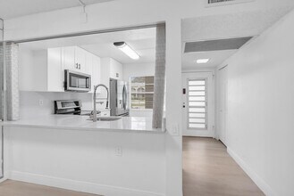 1102 Bahama Bend in Coconut Creek, FL - Building Photo - Building Photo