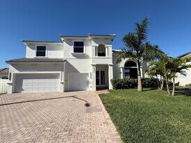 5371 SW 32nd St in Pembroke Park, FL - Building Photo