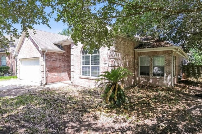28702 Hidden Cove Dr in Magnolia, TX - Building Photo - Building Photo