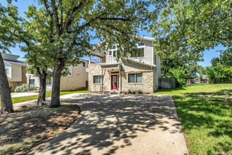 4304 Oaklawn St in Bryan, TX - Building Photo - Building Photo