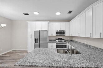 9342 Lake Abby Ln in Bonita Springs, FL - Building Photo - Building Photo