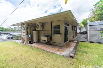 1643 Ala Mahamoe St in Honolulu, HI - Foto de edificio - Building Photo