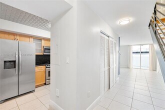 2977 McFarlane Rd in Miami, FL - Building Photo - Building Photo