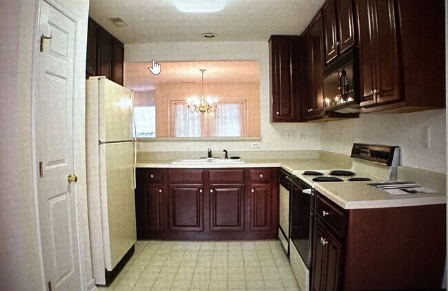 12002 Foxfield Cir in Richmond, VA - Building Photo - Building Photo