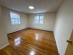 111 Babcock St, Unit 28 in Brookline, MA - Building Photo - Building Photo