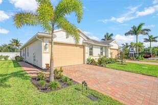 1187 Tranquil Brk Dr in Naples, FL - Building Photo
