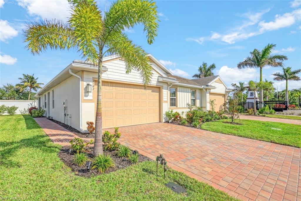 1187 Tranquil Brk Dr in Naples, FL - Building Photo
