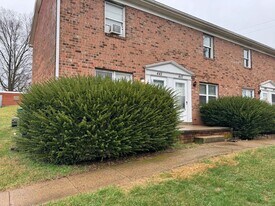 423 S Main St in Broadway, VA - Building Photo