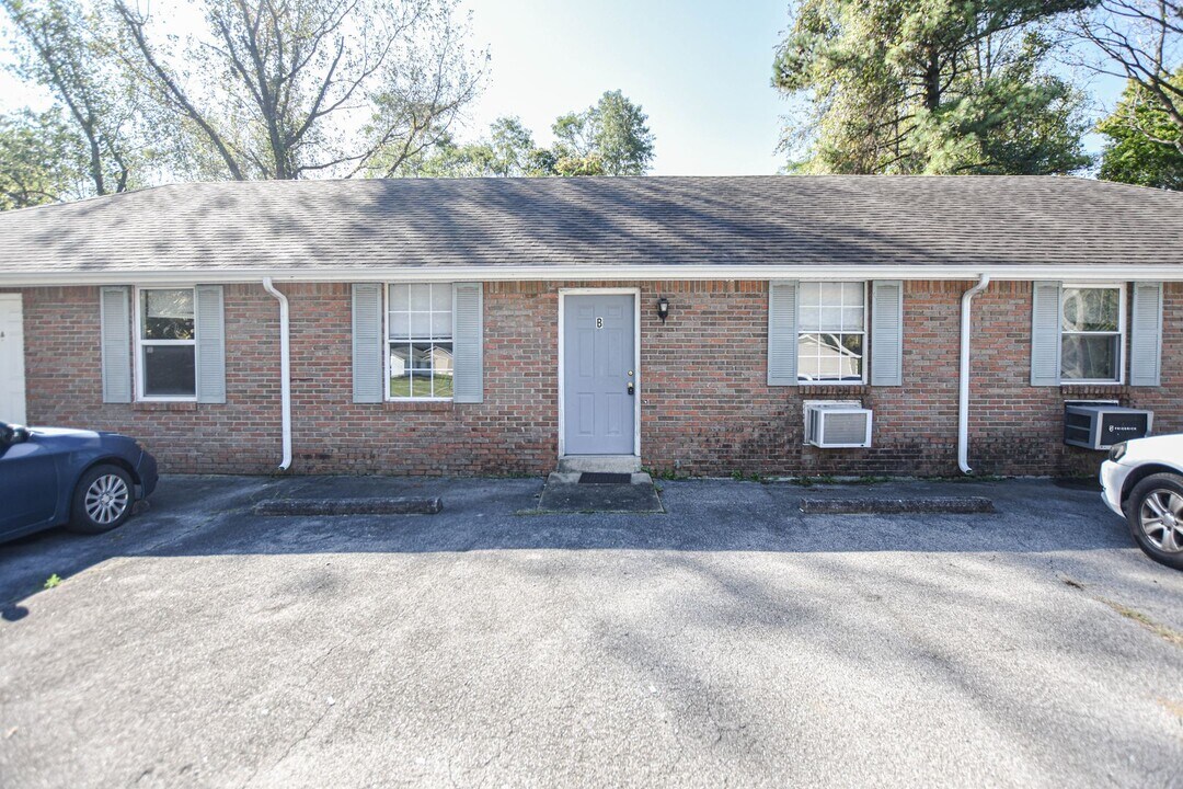 342 Dupuis Dr in Clarksville, TN - Building Photo