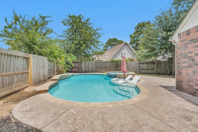 property at 16042 Glenbrook Knoll Ln