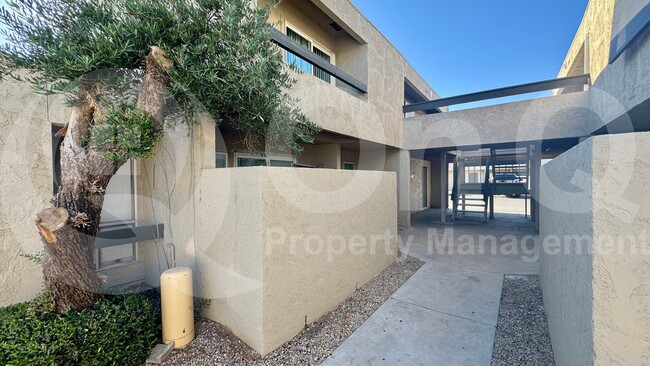 property at 2662 N 43rd Ave
