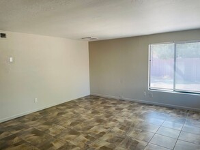 50 Chaparral Dr in Sedona, AZ - Foto de edificio - Building Photo