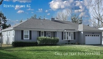 5521 W 98th Pl in Overland Park, KS - Building Photo