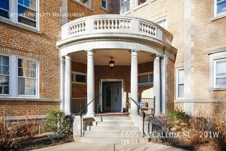 6655 McCallum St in Philadelphia, PA - Foto de edificio - Building Photo
