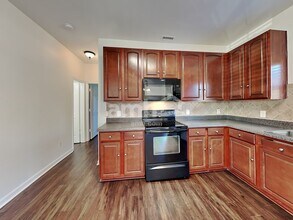 1018 Skillbeck Rd in Indian Trail, NC - Foto de edificio - Building Photo