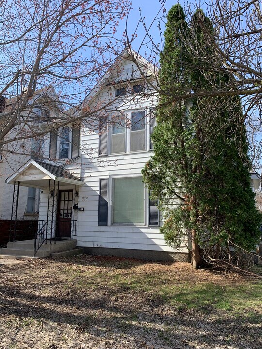 319 Warren St, Unit 0 in Mankato, MN - Foto de edificio