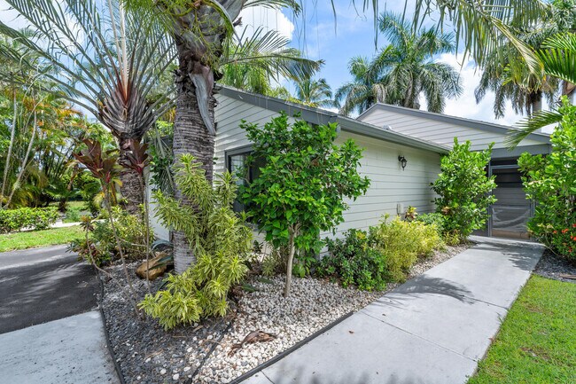 2533 Bedford Mews Dr in Wellington, FL - Building Photo - Building Photo