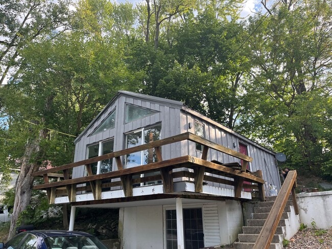 property at 1004 S Roosevelt St