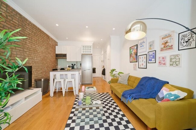 property at 321 E 78th St
