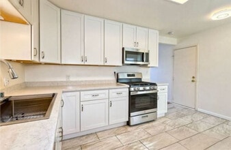 3341 Chamoune Ave in San Diego, CA - Building Photo - Building Photo