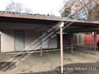 334 Johnson St in Modesto, CA - Building Photo - Building Photo