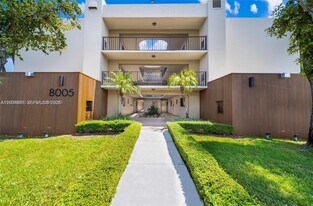 8005 SW 107th Ave in Miami, FL - Building Photo