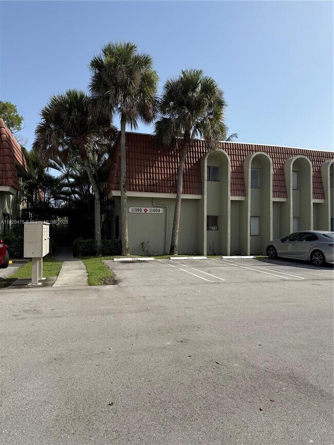 11392 Royal Palm Blvd in Coral Springs, FL - Building Photo - Building Photo