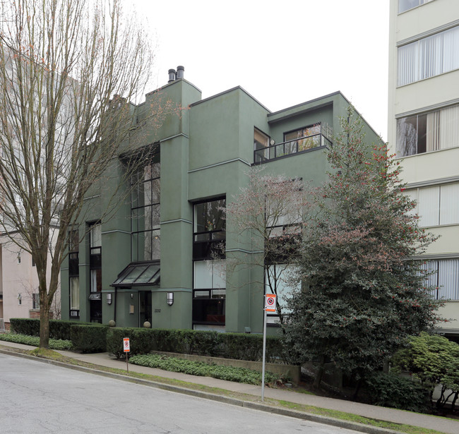 Harwood Terrace in Vancouver, BC - Building Photo - Building Photo