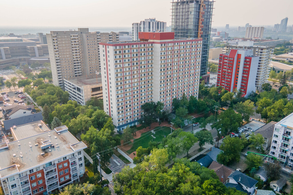 Garneau Towers Apartments in Edmonton, AB