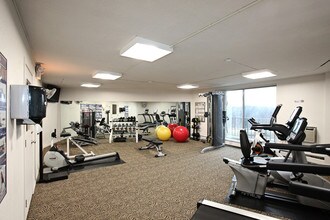 Bridlewood Apartments in North Olmsted, OH - Foto de edificio - Building Photo