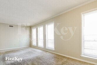 3233 Earl Dr in Memphis, TN - Foto de edificio - Building Photo