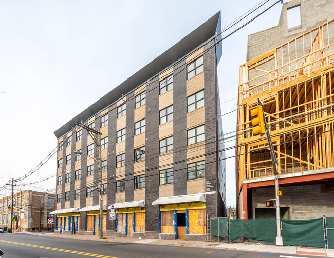 MIRACLE in Jersey City, NJ - Foto de edificio - Building Photo