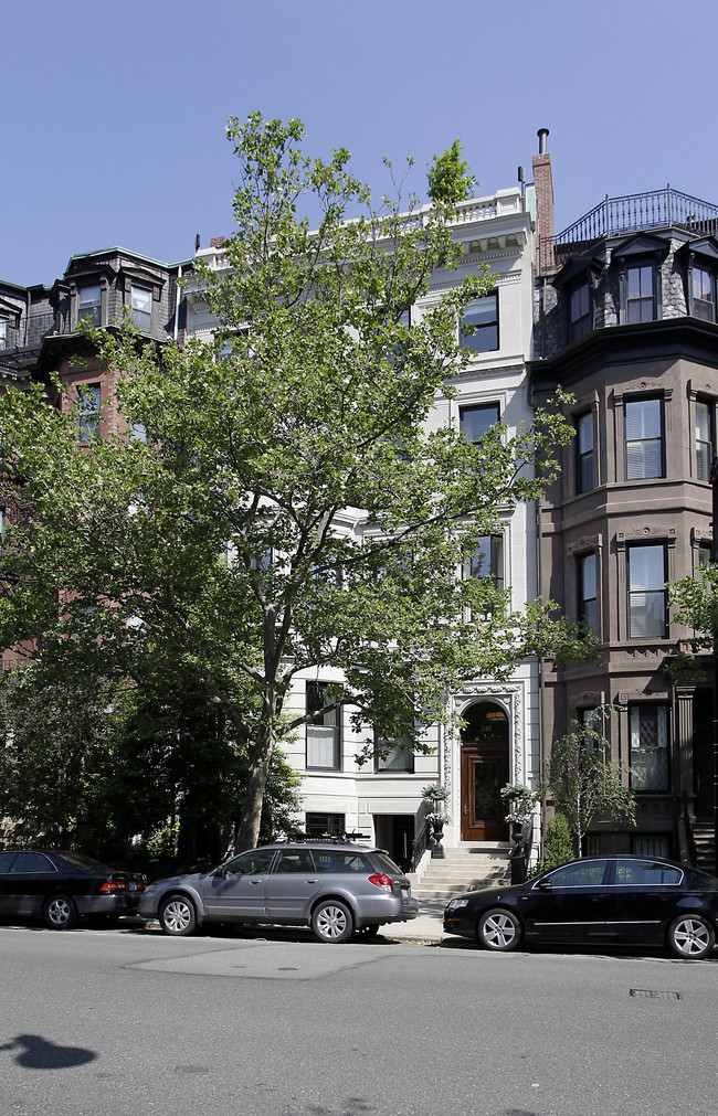 310 Beacon St in Boston, MA - Foto de edificio - Building Photo