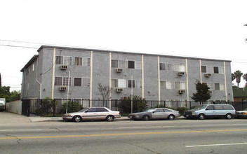 6242-6248 Vineland Ave in North Hollywood, CA - Building Photo - Building Photo