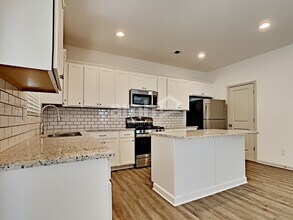 215 N Fortune Way in Dallas, GA - Building Photo - Building Photo