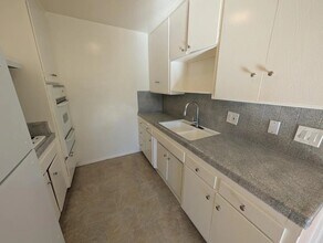 1338 N Gardner St in Los Angeles, CA - Building Photo - Building Photo