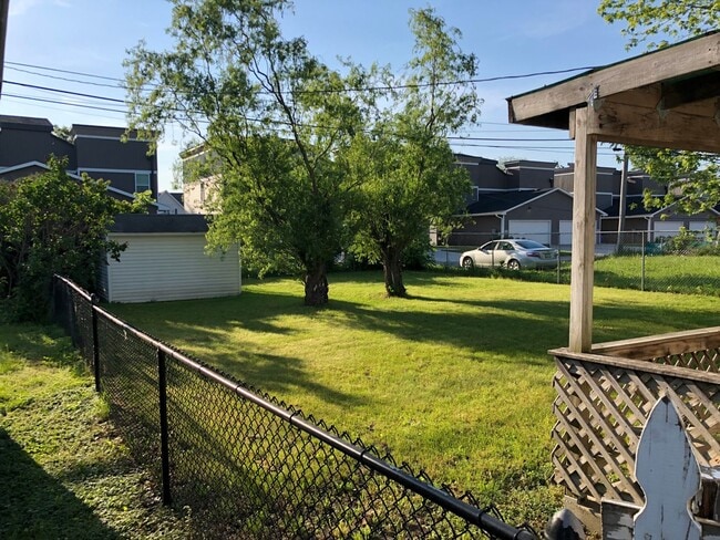1637 8th St NW in Cedar Rapids, IA - Building Photo - Building Photo