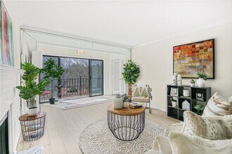 28303 Plantation Dr NE in Atlanta, GA - Building Photo - Building Photo