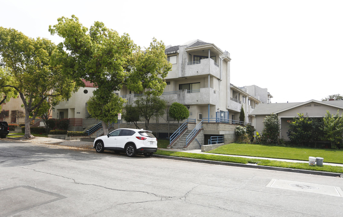 420-422 Milford St in Glendale, CA - Foto de edificio